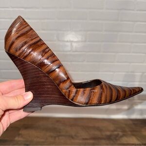 Vintage 90's Y2K Luichiny Leather Heels Texture Curved Stacked Artsy Wedge